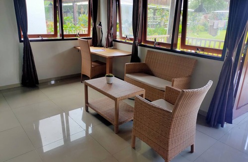 Tomohon Cottage | Ilasan cottage cozy place to enjoy en relax in our garden enjoy. Mountain view.