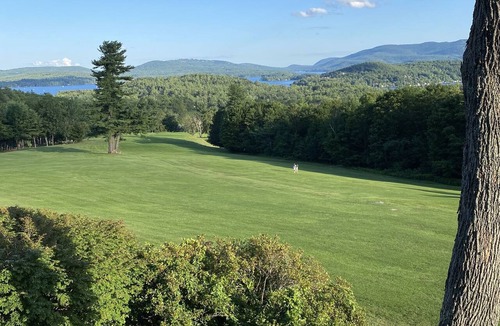 Sunapee Condo | Jaw-dropping views. Gorgeous 4-bed, FREE golf, hiking trails + the lake