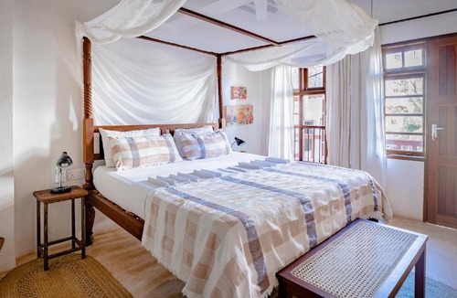 Shela Bed & Breakfast | Jua House