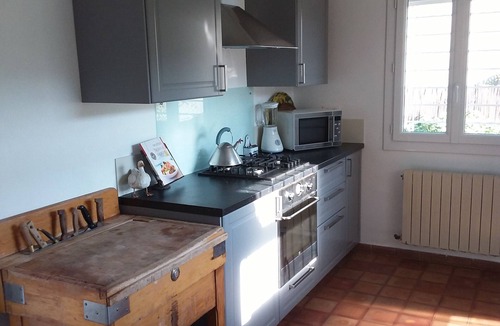 Cotignac House | "L'Autre Maison" in Cotignac—accommodates 6 people, bright, beautiful garden with a view, all-inclusive price!