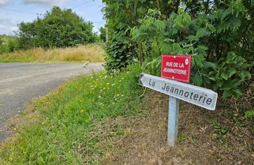 Montsenelle Bed & Breakfast | La Jeannoterie