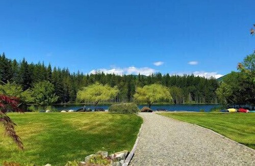 Lake Cowichan Hotel | Lakefront Log Cabin - Beaver Lake Resort - Legal short term rental