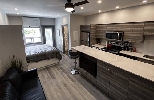 Vernon Resort | Lakefront Luxury Suite w/ patio & pool