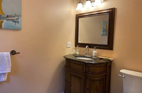 Andover House | Large Scenic Home, Safe Quite Neighborhood, 30 min to Boston, Nashua, Manchester