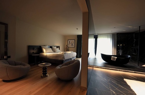 Le Vaudreuil Hotel | Les Lodges de Socrate