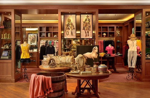 Cheyenne Hotel | Little America | Dlx King | Private Lodge Feel, Gardens, Fireside Lounges