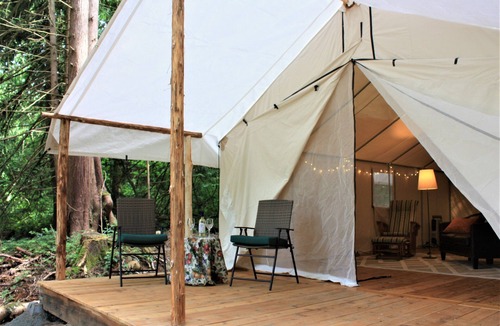 Big Lake RV Rental | Luxurious Glamour Camping in Northwest Cedar Forest