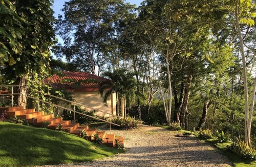 Seven Miles El Progresso Villa | Luxury, affordable, close to town and all of the attractions in the CAYO area.