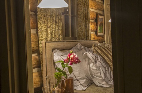 Hermosa Cabin | Luxury Cabin, Glamping Barn & Tipi, 1/3 mi creek, trout pond & swimming hole
