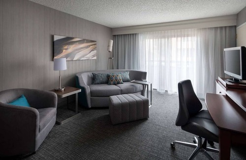 El Segundo Hotel | Make Your Trip More Enjoyable! 2 Comfortable Units, Pets are Allowed