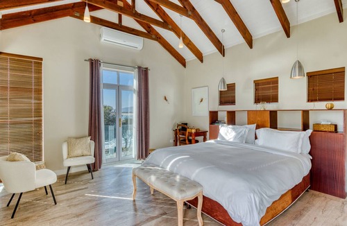 Gordons Bay Central House | Manor on the Bay
