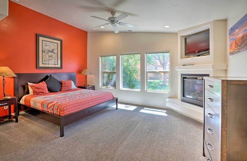 Moab South Valley House | Moab Townhome w/Pool Access + Stunning Mtn Views!