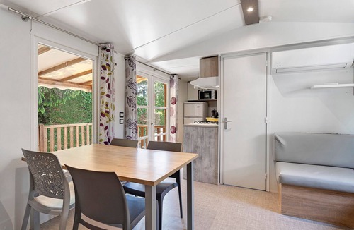 Vaulnaveys-le-Bas House | Mobile home 'Lodge 87 N°48' with Wi-Fi and air conditioning