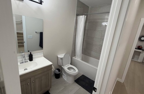 Airdrie House | Modern 2 Bedroom Basement Suite|Airdrie Calgary