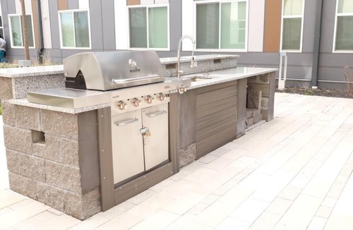 Downtown Baltimore Apartment | Modern 2br 2Bth Downtown Baltimore Apt. w/Pool