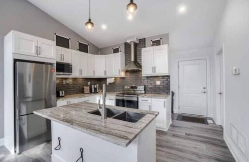 Lafontaine Cottage | Modern and luxurious cottage in Tiny