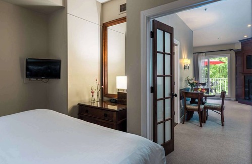 Mont-Tremblant Hotel | Mont-Tremblant - Château Beauvallon - One Bedroom Family Suite-Free resort shuttle!