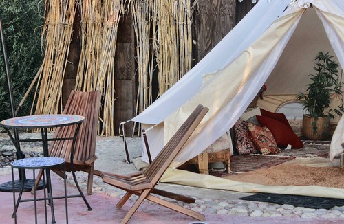 San Antonio de las Minas RV Rental | Moroccan Glamping | Jacuzzi | Wine Country
