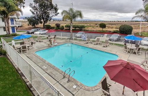 Salinas Hotel | Motel 6-Salinas, CA - South - Monterey Area