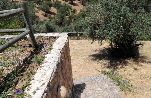 Estremoz Cottage | Olive Tree Cottage set in the Quinta de Evoramonte