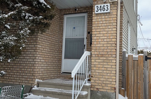 Fabreville House | Peaceful Laval Getaway | Perfect for Families & Groups