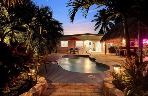 Marathon Resort | *Personal Private Resort* W/Kayaks, Bikes, Pool, Hot Tub, Volleyball & Tiki Bar