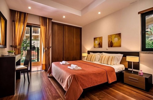 Praia da Luz Hotel | Prime Location! Fully-equipped Kitchen, Outdoor Swimming Pool, Near Luz Beach