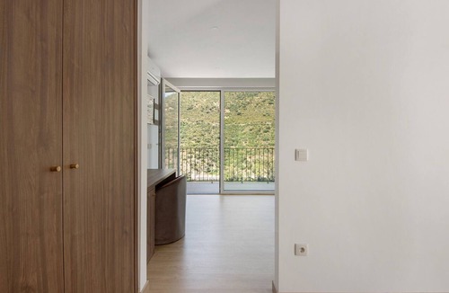 Armamar Resort | Property In A Holiday Village 'Quinta Da Pedra Caldeira I' with Mountain View and Air Conditioning