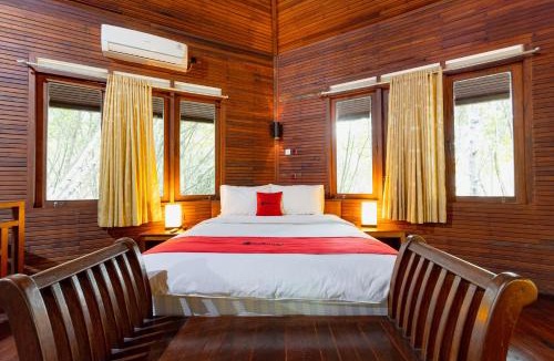 Pantai Indah Kapuk House | RedDoorz Resort @ Taman Wisata Mangrove