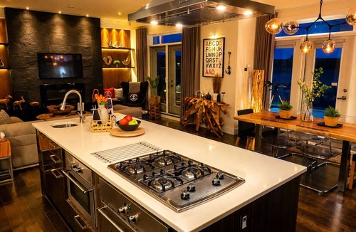 Halifax House | Seacliff- Best of Halifax Luxury Waterfront Paradise -Pool, Hot Tub, & Boathouse