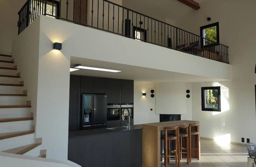 Callas Villa | Secluded villa with air conditioning, a heated pool, and views of vineyards and the sea