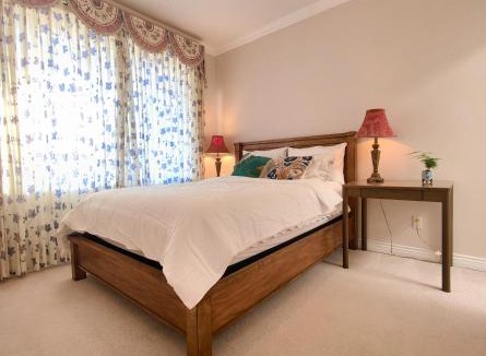 Arbutus Ridge House | Sunshine Home Vancouver Near UBC, DT, YVR