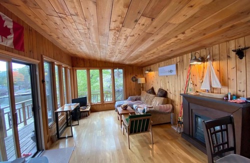 Georgian Bay Cottage | Terrific cottage at the lakeside, relax and cozy.