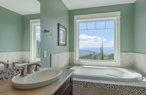 Silver Star Mountain House | Unrivalled Deluxe Ridge location Duplex with Amazing Views and good ski in/out
