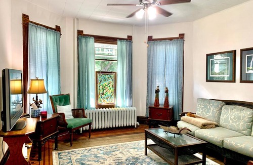 Bushnell House | Victorian Vacation