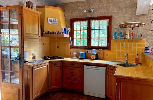 Bargemon House | Villa Bargemon with a swimming pool in a green setting