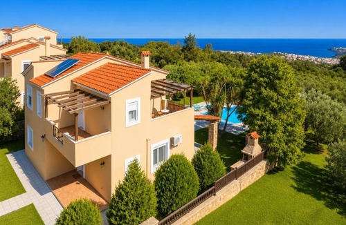 Gerani Villa | Villa Elessa - Three Bedroom Villa, Sleeps 6
