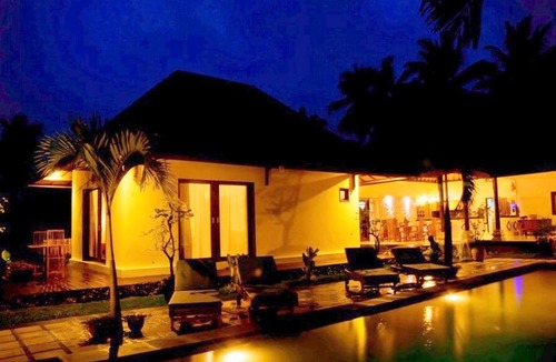 Melayang Resort | Villa Junjungan Resort Pool & Spa