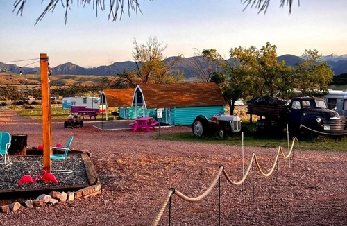 Canon City Hotel | Vintage Motorhome Stay | Unique Cañon City Retreat