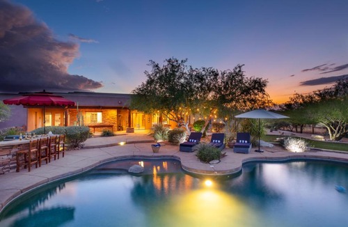 Sunrise Desert Vistas Villa | Westland by AvantStay Desert Oasis w Mountain View Pool Basketball Court