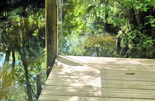 Inglis House | Withlacoochee River, 2/2,pet friendly, sleeps 6, fishing, scalloping, boating.