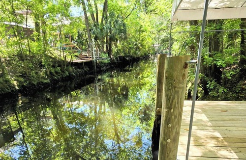 Inglis House | Withlacoochee River, 2/2,pet friendly, sleeps 6, fishing, scalloping, boating.