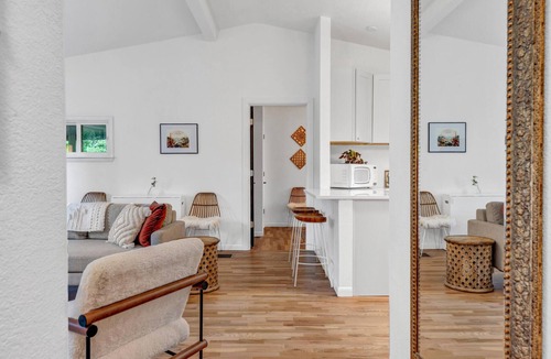 Newlands House | Your own inner Boulder home! Go to Pearl Street and hike!