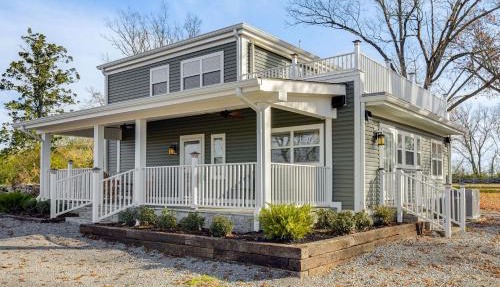 1 Block to Dtwn Lewisburg! Quiet Home w/Decks in Lewisburg