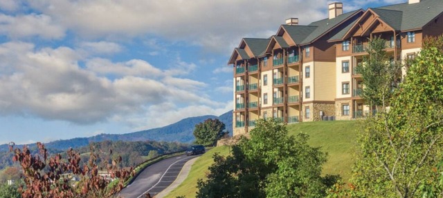 1Bed/1Bath - Smoky Mountains Retreat! Stunning Views, Pools, and More! in Sevierville