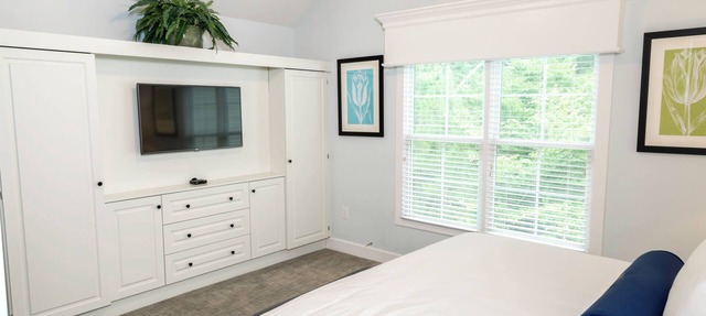 2-bedroom 2 1/2 bath in peaceful Williamsburg with pools and fitness center in Williamsburg