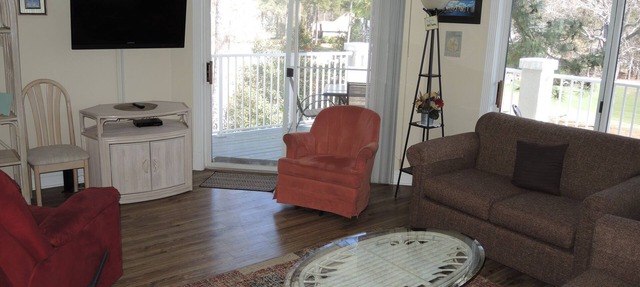 2 Bedroom/ 2 Bath Condo with 4 Beds and a sleeper sofa. Perfect for Golfers and Families! in Calabash