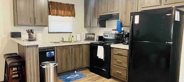 2 bedroom cabin near the Lake with private hottub. in Lakeway