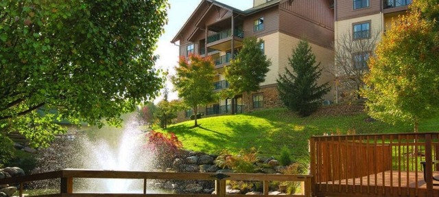 2Bed/2Bath - Smoky Mountains Retreat! Gorgeous Views, Pools, + More! in Sevierville