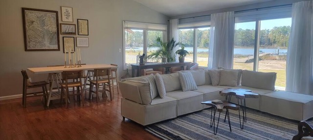 3 Bedroom Bay Home with Private Dock & all the Amenities in Onemo